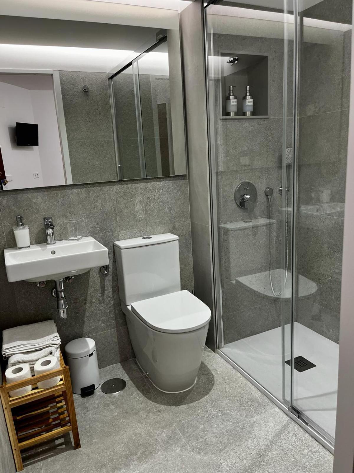 Hostal Charo II Santiago de Compostela Bagian luar foto